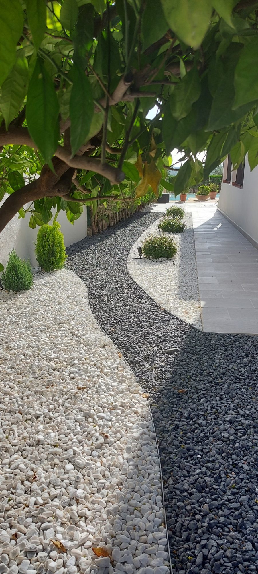 Renovación de jardín privado en Espartinas — Espartinas, Sevilla · fotografía 3