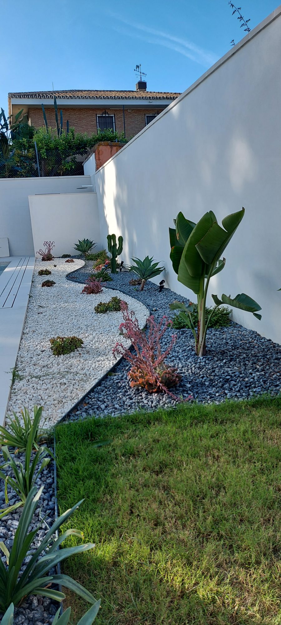 Jardín mediterráneo en Cantera Blanca — Camas, Sevilla · fotografía 3