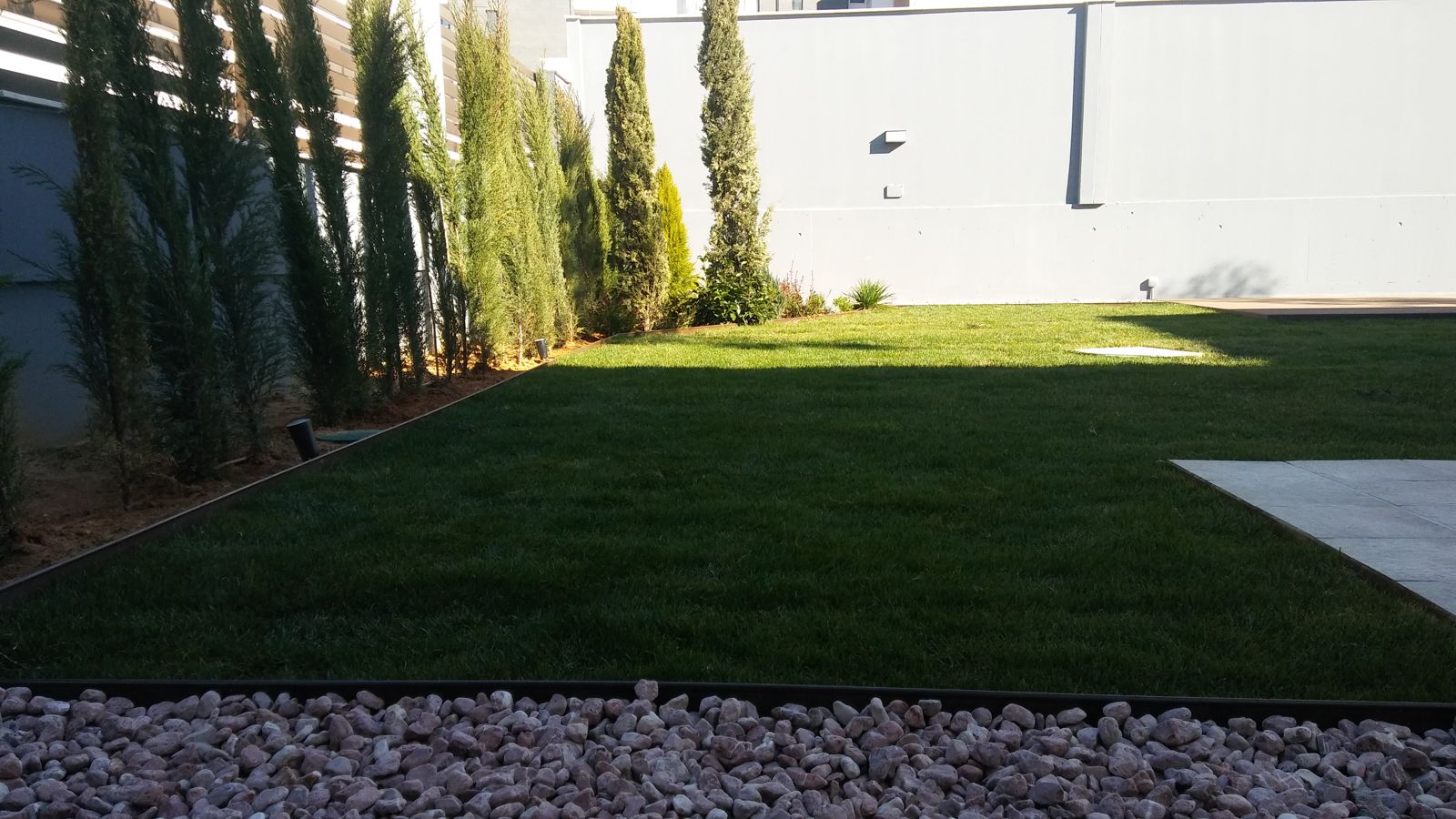 Jardín contemporáneo en Entrenúcleos — detalle 7