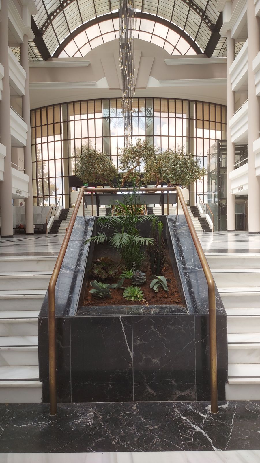 Exteriores del Hotel Alcora — detalle 5