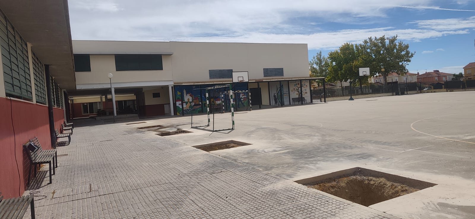 Patio escolar del IES Pésula