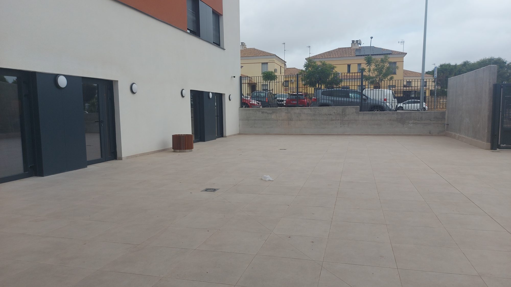 Jardín terapéutico Residencia Reifs — paisajismo de Verde Consciente en Sevilla (8)