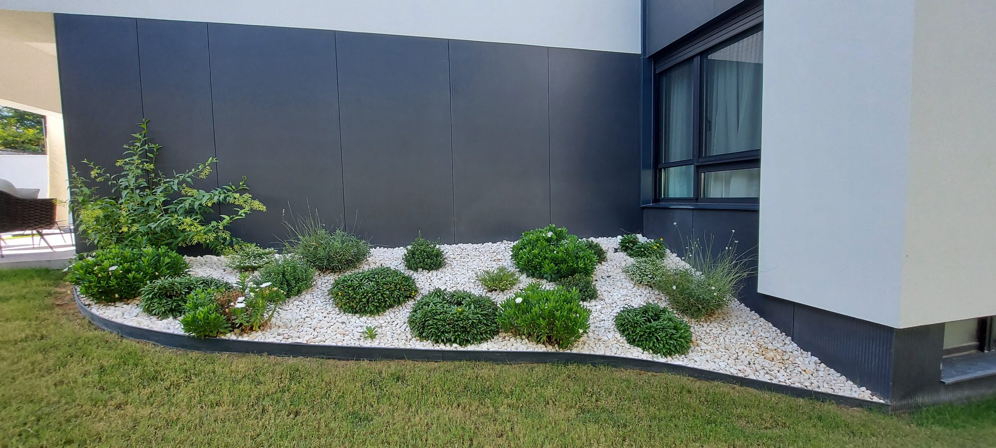 Jardín mediterráneo en Cantera Blanca — Camas, Sevilla · fotografía 4