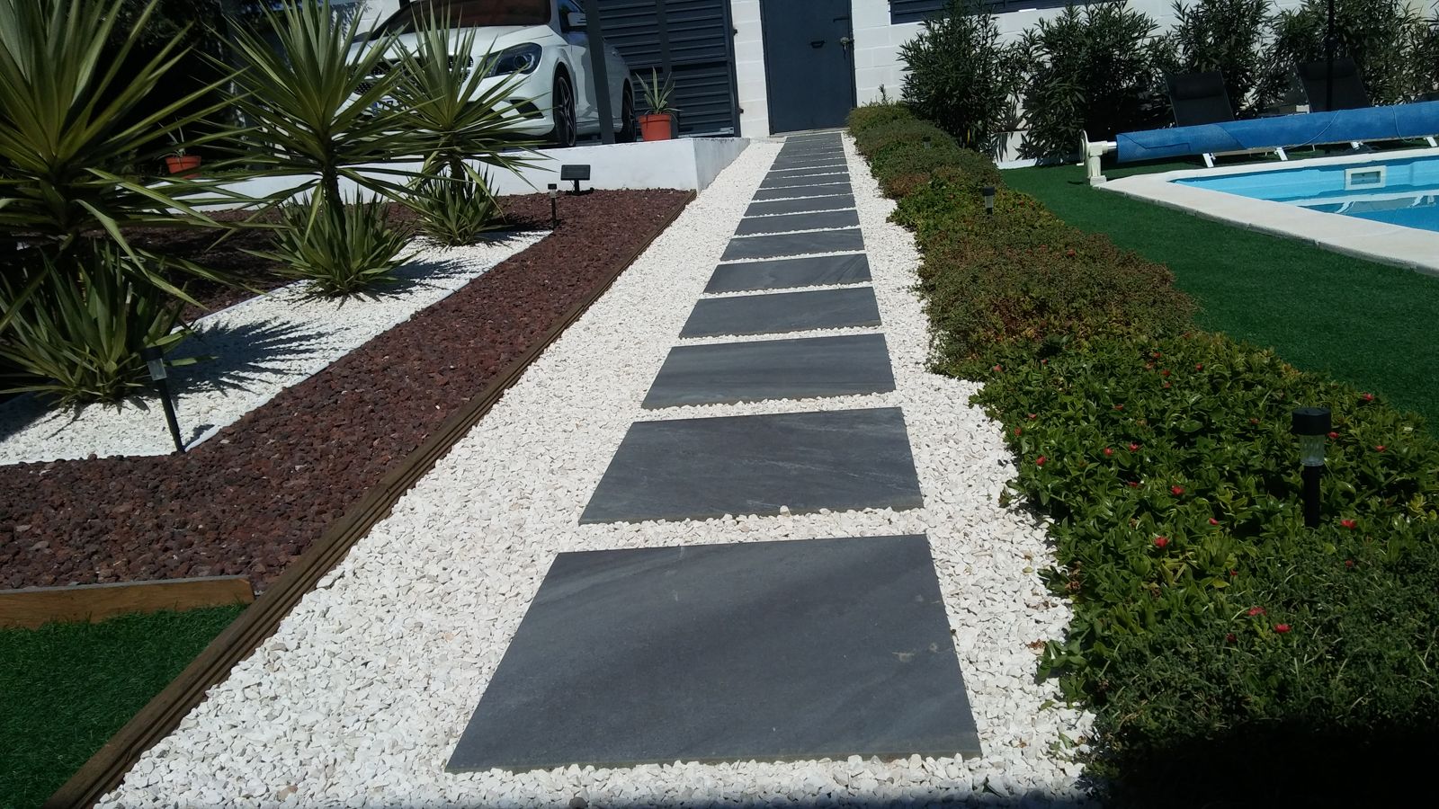 Jardín residencial en La Colina — detalle 5