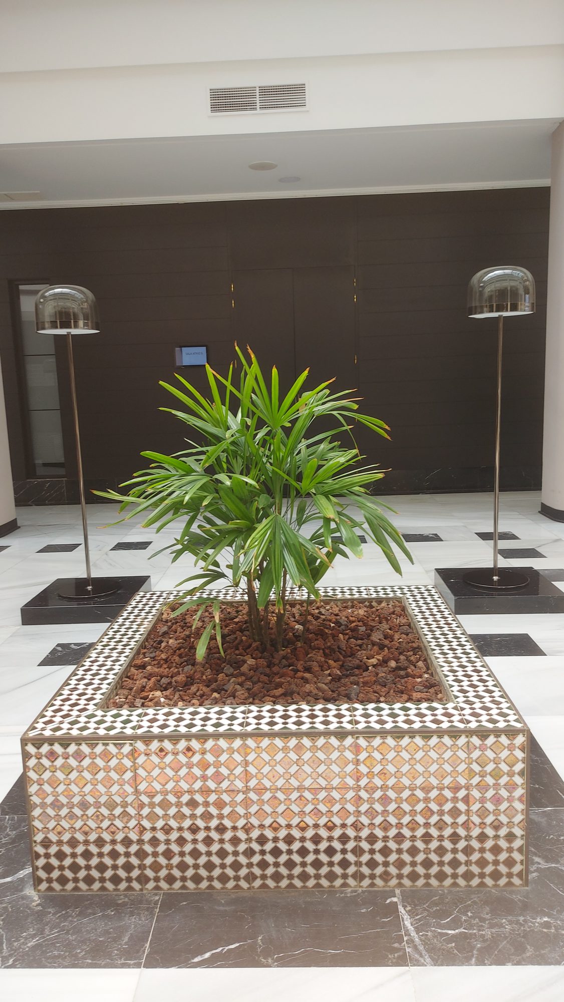 Exteriores del Hotel Alcora — paisajismo de Verde Consciente en San Juan de Aznalfarache (1)