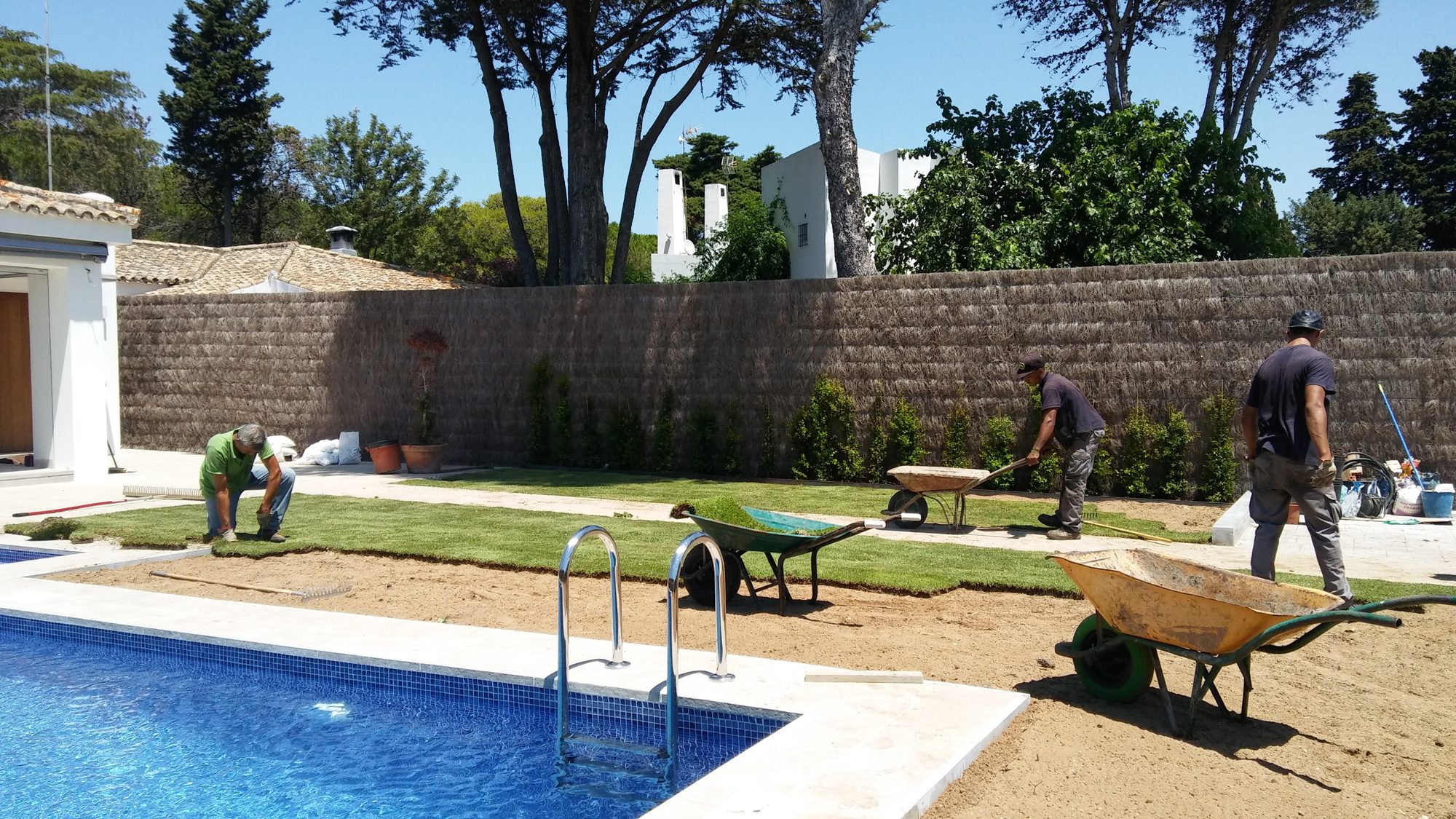 Jardín residencial con green de golf en Vistahermosa — El Puerto de Santa María, Cádiz · fotografía 5