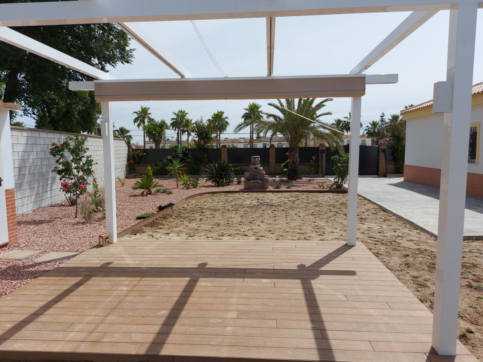 Creación de jardín en Villanueva del Ariscal — detalle 6